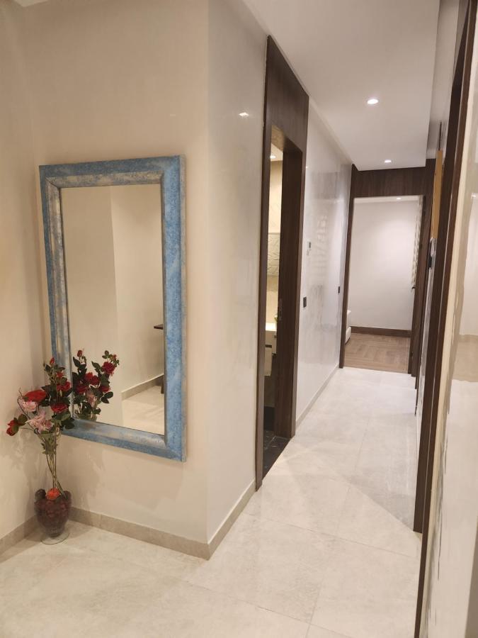 Modern Luxury Retreat: 2-Bedroom Apartment In The Heart Of Marrakech Марракеш Экстерьер фото
