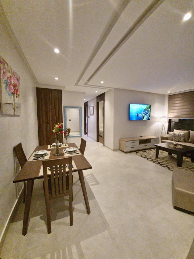 Modern Luxury Retreat: 2-Bedroom Apartment In The Heart Of Marrakech Марракеш Экстерьер фото